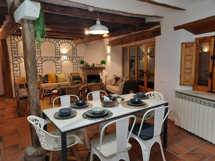 Casa Florentino Casa Centenaria Torre Val De San Pedro Dış mekan fotoğraf